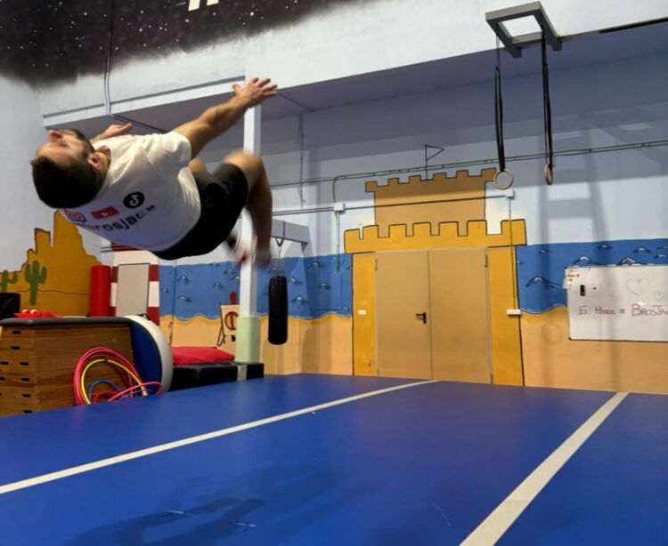 Bros Jaca, el joven solanero que bate récords haciendo backflips