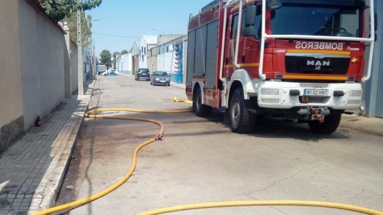 Un bebe, una menor y una persona mayor afectados por el incendio de una vivienda en Tomelloso