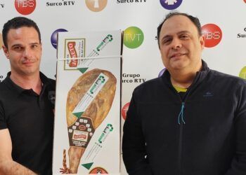 Radio Surco entrega un jamón a José María Moreno gracias a Desguaces Los Viñedos de Tomelloso