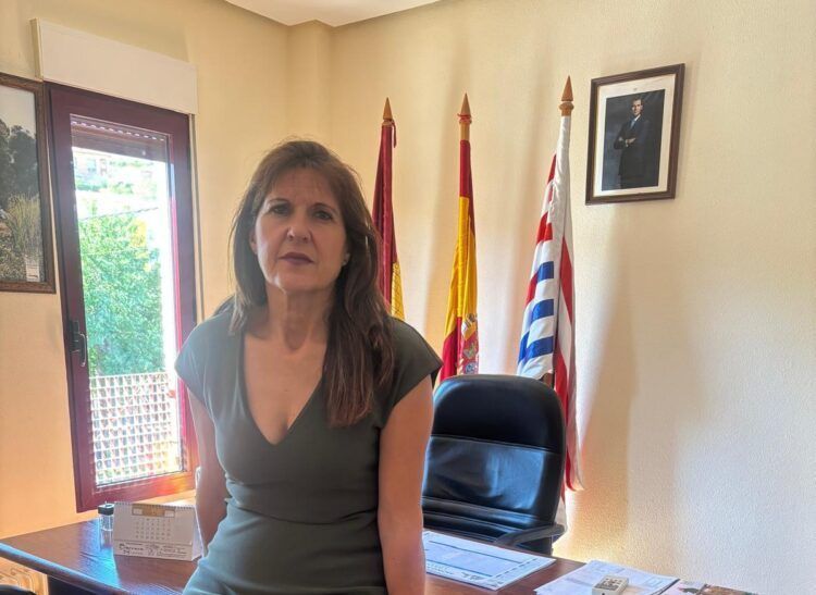 La alcaldesa de Ruidera destaca la importancia de respetar el entorno y a los usuarios en la nueva temporada de baño