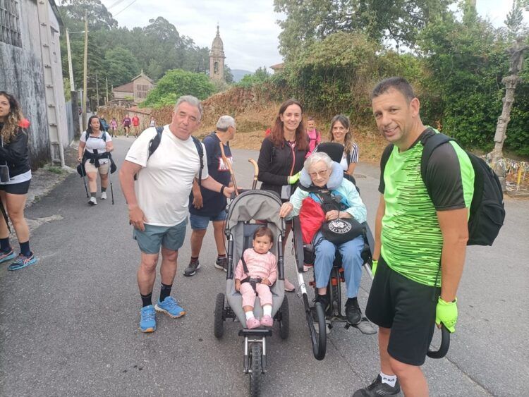Adoración Mendoza, de 90 años, se suma al Camino de Santiago por la Inclusión con 13 personas más de AFAS
