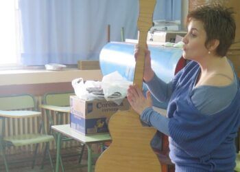 La artesanía, protagonista en los centros escolares, con motivo de FARCAMA 2025