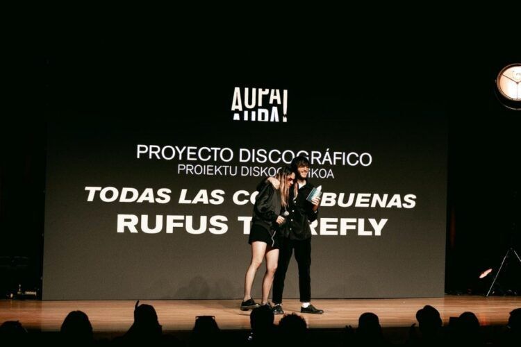 Rufus T. Firefly lanza su tema inédito: “He soñado que tocaba en Triángulo de Amor Bizarro”