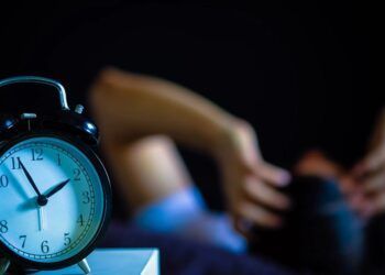 La relación entre insomnio y ansiedad: recomendaciones del COFCR para identificar su origen