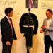 El torero Juan Ortega regala un traje a la Peña Taurina Ignacio Sánchez Mejías de Manzanares