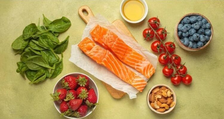 Alimentos naturales y frescos para una buena dieta antiinflamatoria