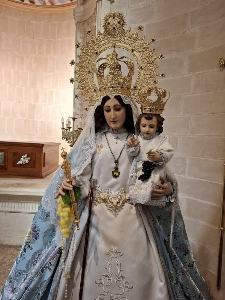 La Virgen de las Viñas ya está preparada en Pinilla para ser visitada por miles de fieles