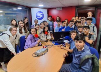 Alumnos del CEIP Embajadores de Tomelloso visitan las instalaciones de Radio Surco dentro de su currículo educativo