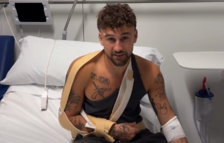 Dani Fernández, intervenido de urgencia tras sufrir una rotura de ligamentos en pleno concierto en Valencia