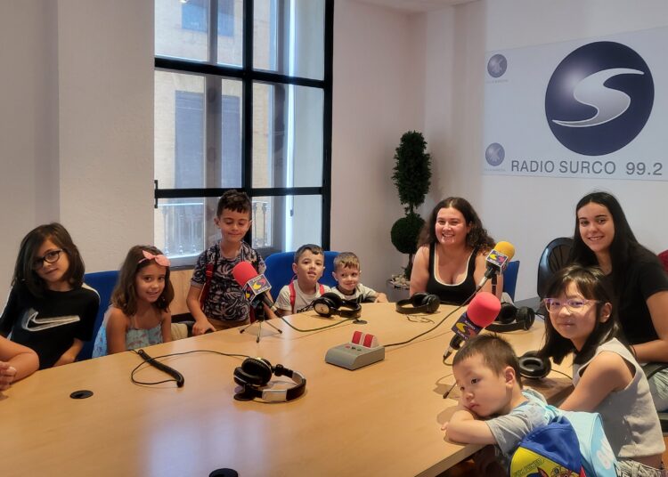 Los pequeños de la Ludoteca Centro Mundo Mágico de Manzanares conquistan Radio Surco